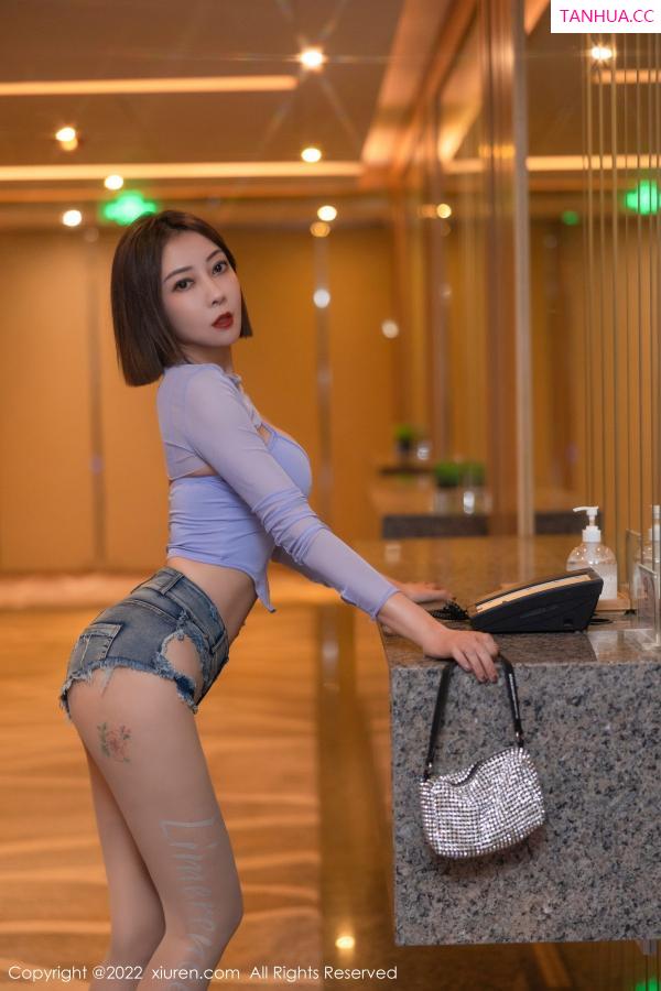 闫雪松 松果儿 [XiuRen]高清写真图 2022.10.31 No.5779 果儿Victoria 大理旅拍第5张图片